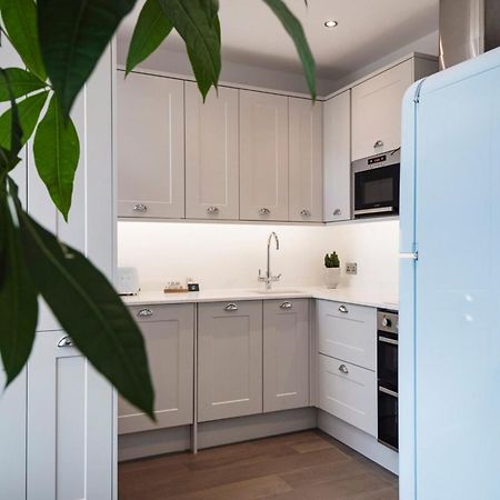 Modern And Bright Highgate Gem Apartment Лондон Екстериор снимка