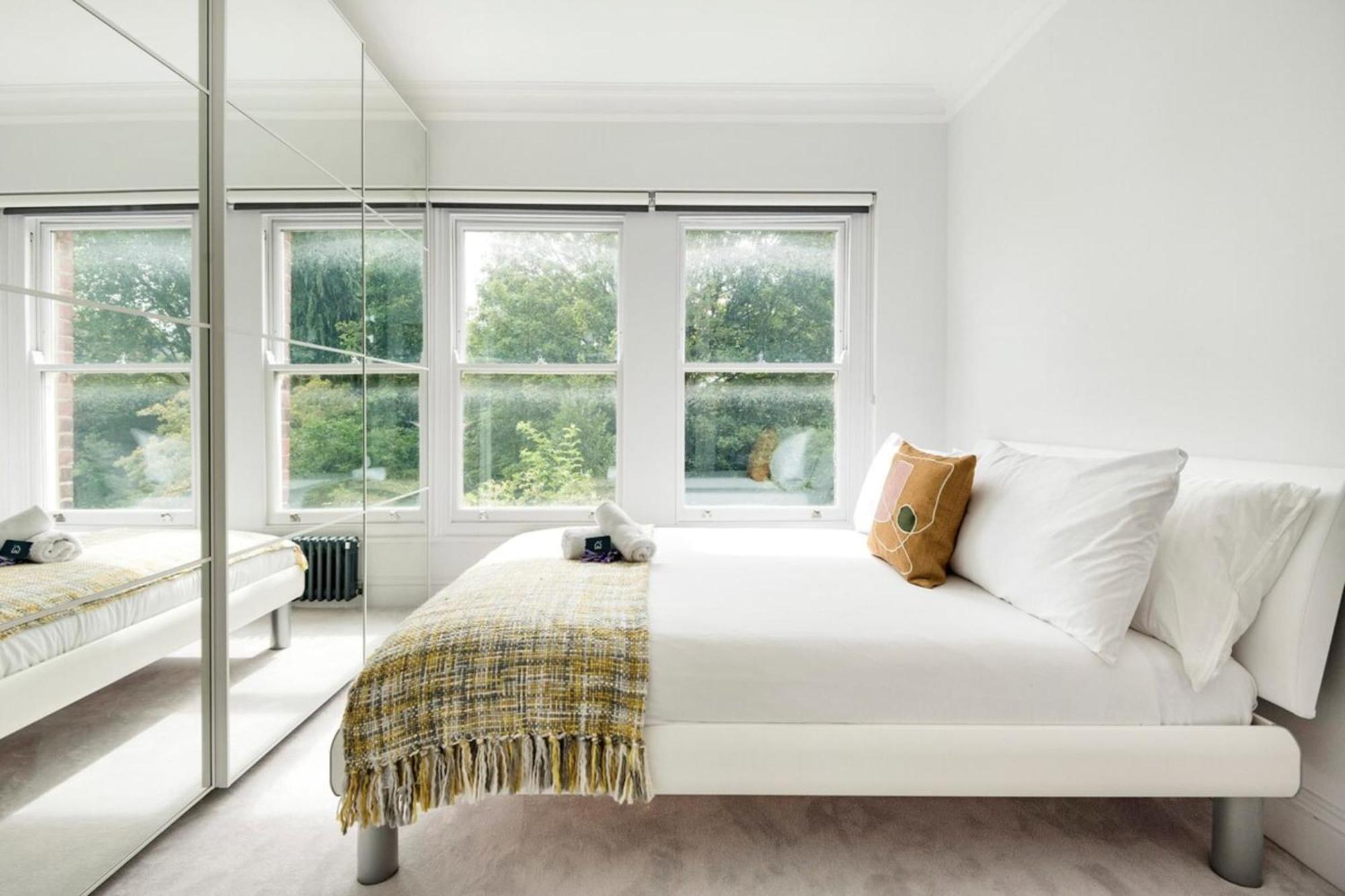 Modern And Bright Highgate Gem Apartment Лондон Екстериор снимка