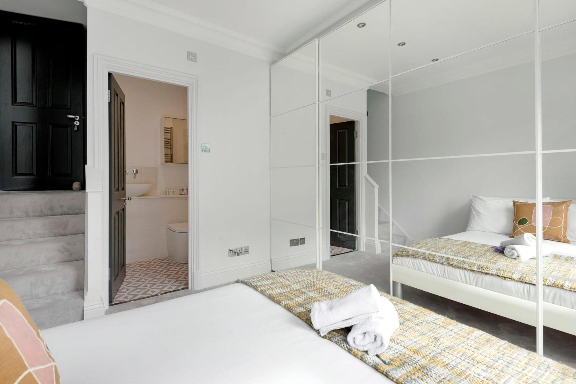 Modern And Bright Highgate Gem Apartment Лондон Екстериор снимка
