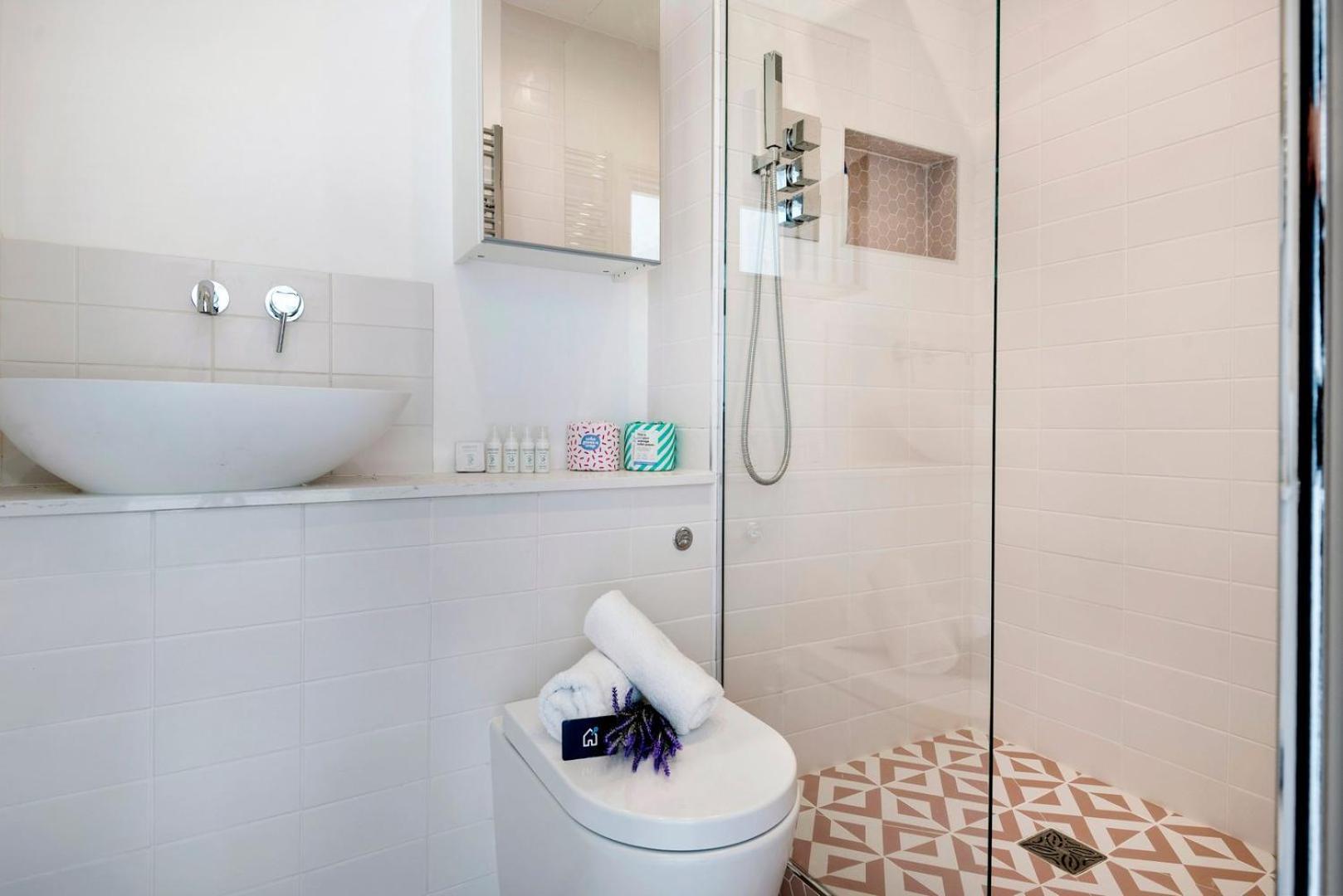 Modern And Bright Highgate Gem Apartment Лондон Екстериор снимка